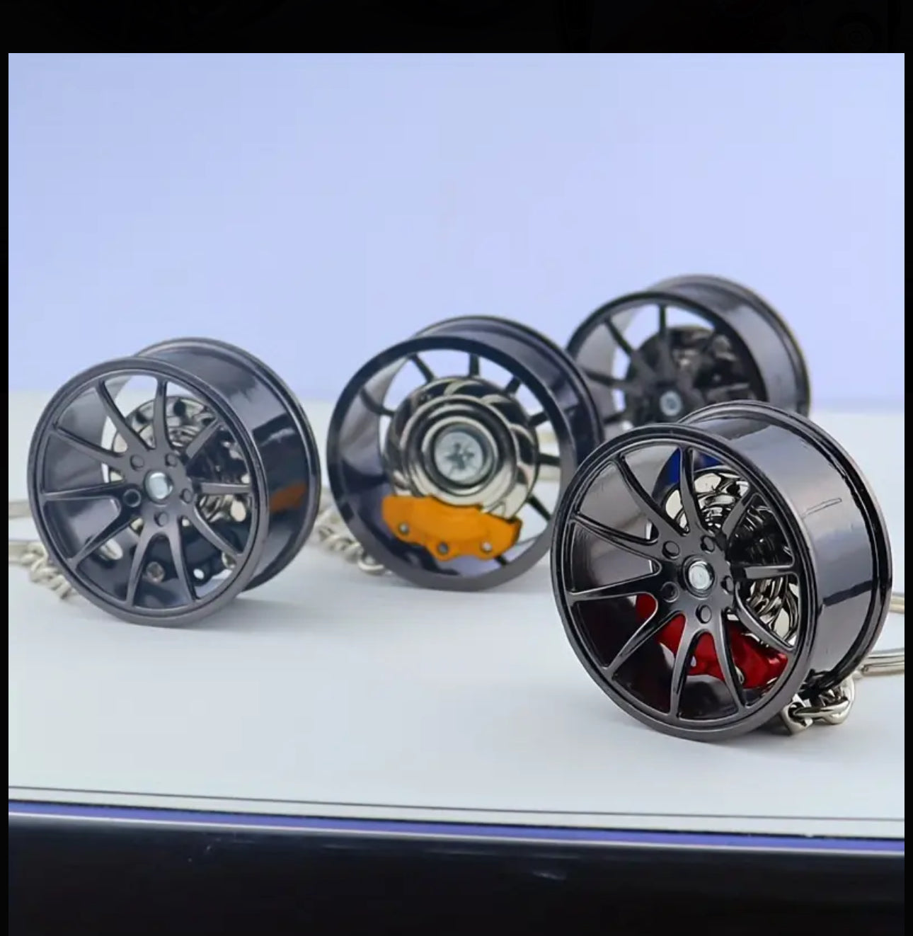 Brake 360 rotating car keychain pendant, creative car keychain decoration, a unique gift for car lovers