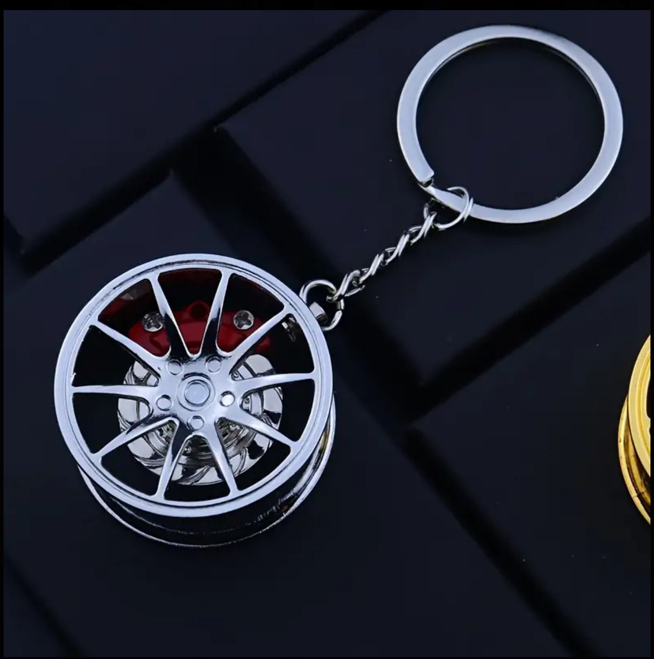 Brake 360 rotating car keychain pendant, creative car keychain decoration, a unique gift for car lovers